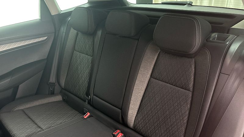 Škoda Karoq 2.0 TDI Style - fotka 16 z 27