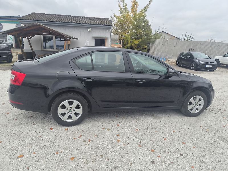 Škoda Octavia 1,4 - fotka 10 z 14