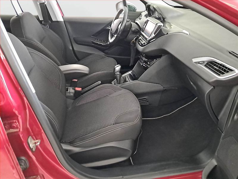 Peugeot 208 (2017) 1.6 BlueHDi, Serv.kniha, Navi - fotka 9 z 17