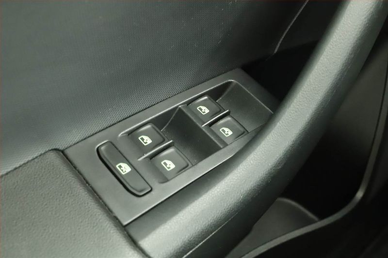 Škoda Rapid (2017) 1.0 TSI, Park. senzory - fotka 12 z 14