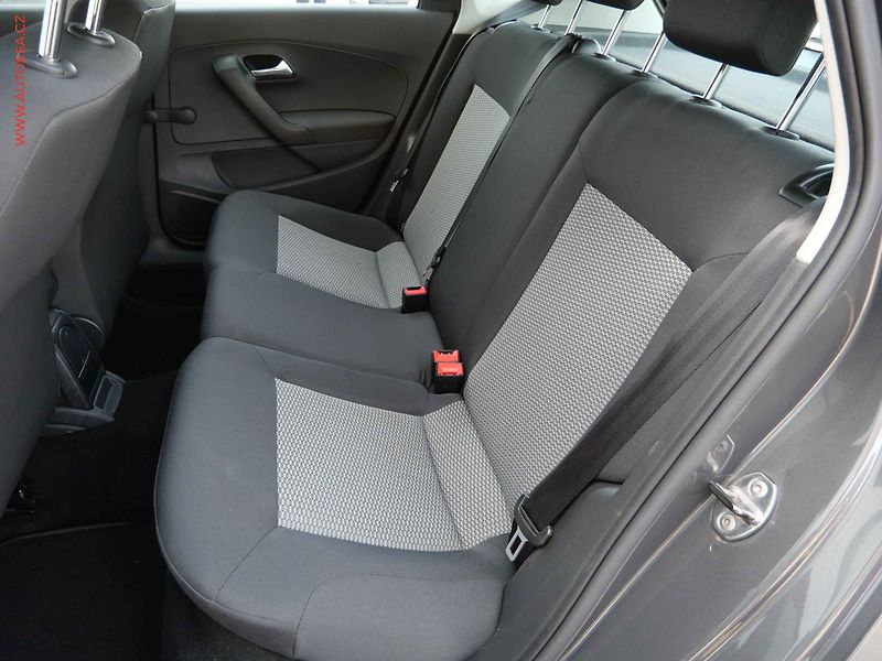 Volkswagen Polo (2010) 1.2i, 2.maj,ČR, Klima - fotka 10 z 15