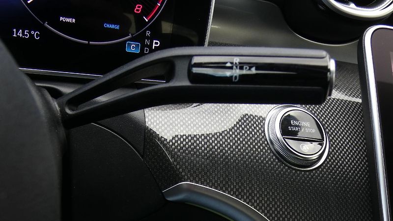 Mercedes-Benz Třídy C C 200 4MATIC - fotka 13 z 23