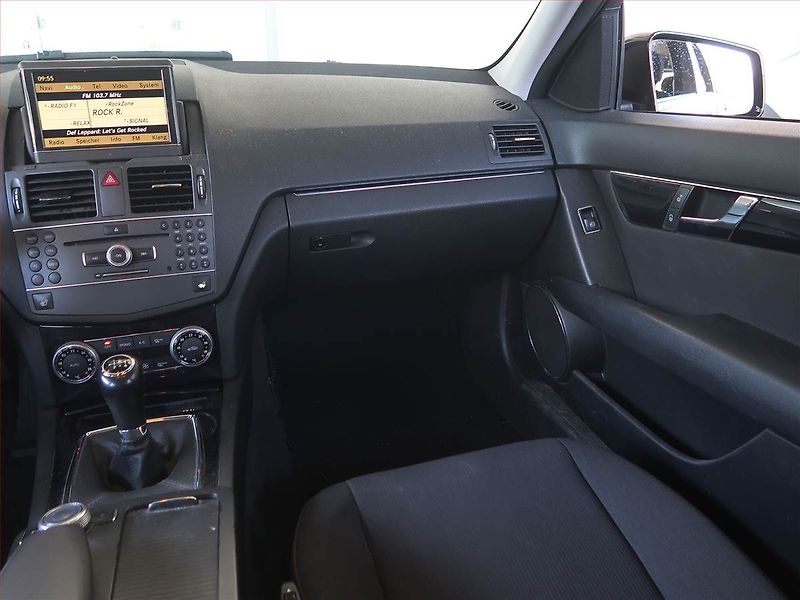 Mercedes-Benz Třídy C (2010) C 220 CDI, Navi, Tempomat - fotka 8 z 15