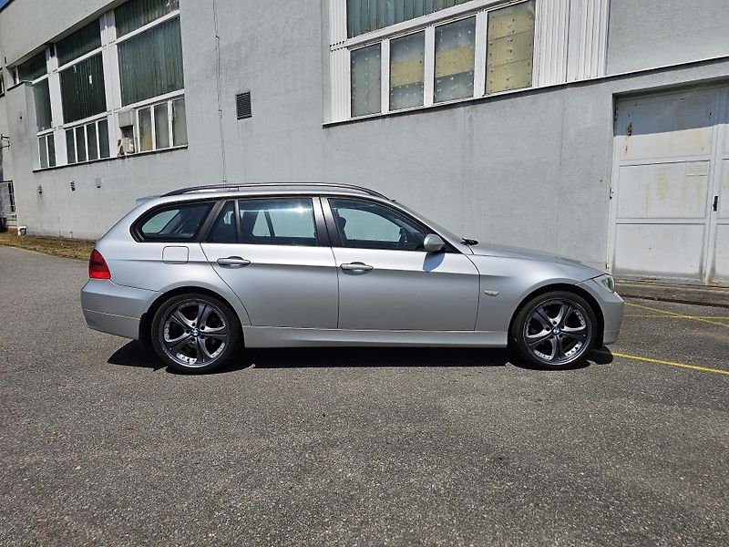 BMW Řada 3 (2006) E91  - fotka 6 z 15