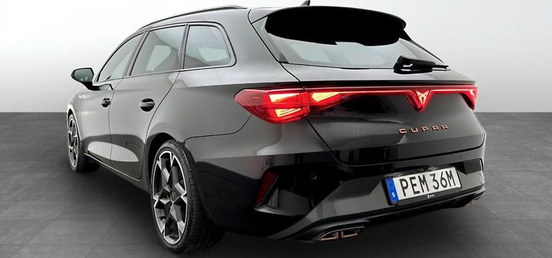 Cupra Leon Sportstourer VZ 1.5 e-Hybrid - fotka 3 z 13