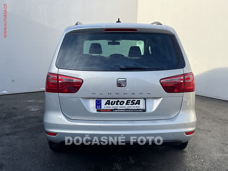 Seat Alhambra (2011) 2.0 TDi 4x4, Style, navi - fotka 5 z 19