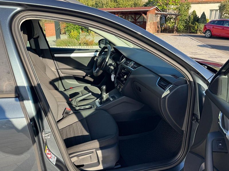 Škoda Octavia (2018) Style 1,0 TSI 85 Kw - fotka 27 z 36