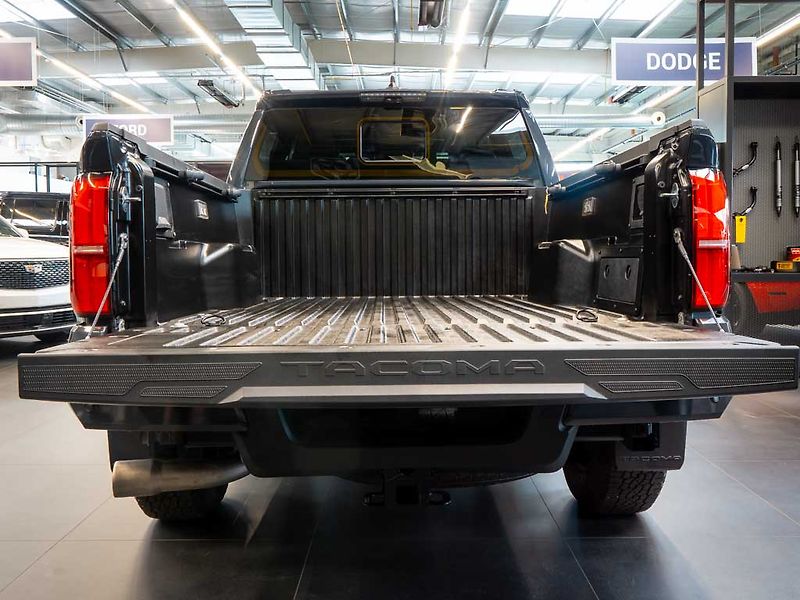 Toyota Tacoma (2024) 2.4 Off-Road Premium 4x4 - fotka 6 z 38