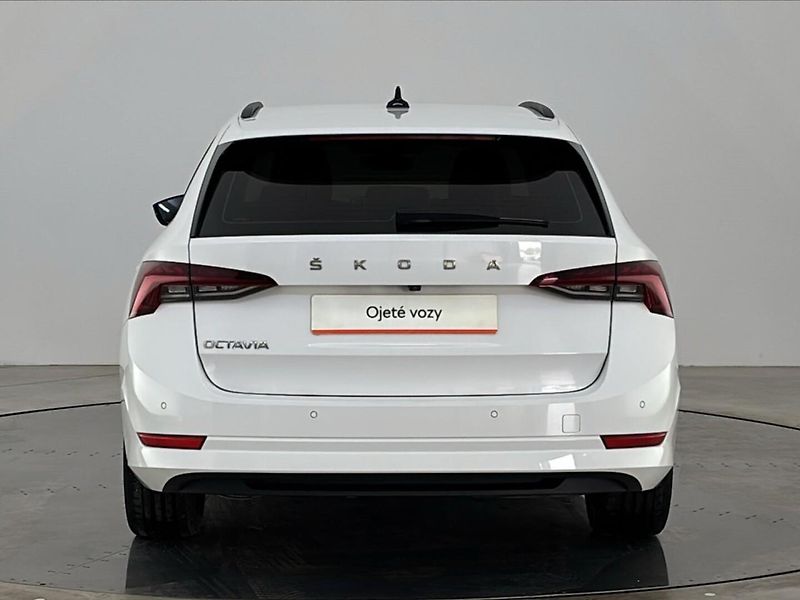 Škoda Octavia Ambition - fotka 17 z 27