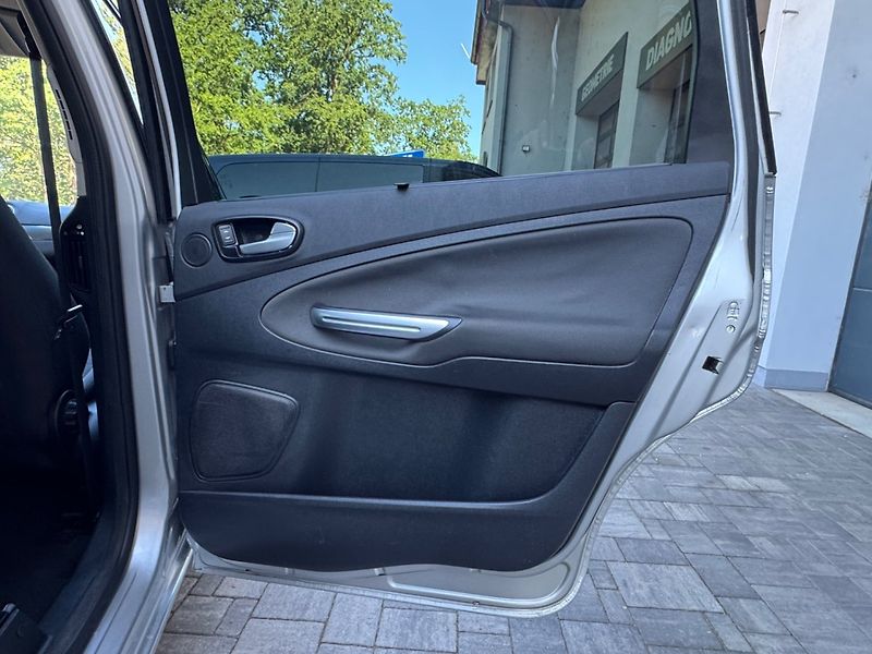 Ford S-MAX (2008) 2.0 TDCi Titanium - fotka 12 z 29
