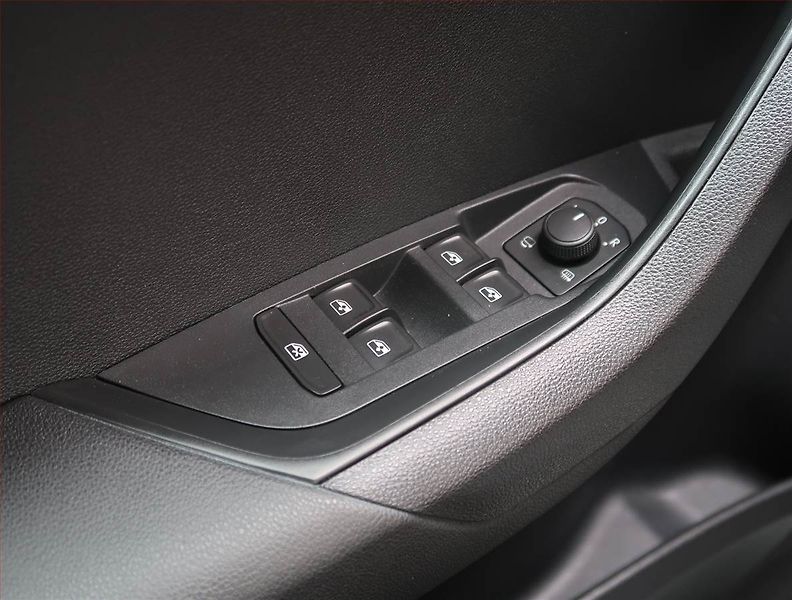 Škoda Karoq (2021) Style 1.5 TSI - fotka 23 z 29