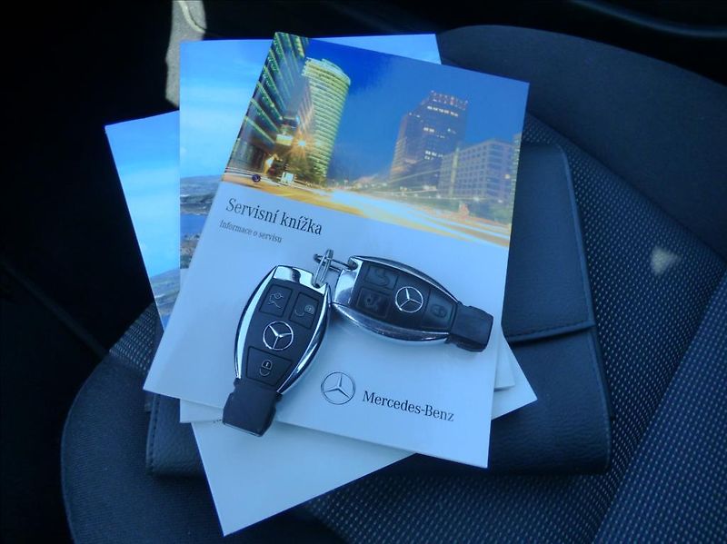 Mercedes-Benz Třídy C 2,2 CDI BlueEfficiency  180 CD - fotka 41 z 41