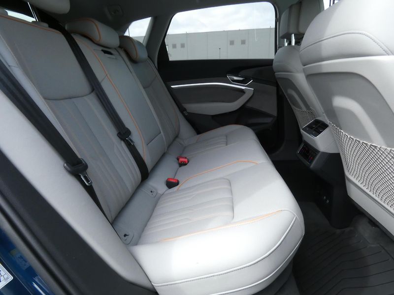 Audi e-tron (2020) 55 Quattro SoH100% - fotka 21 z 30