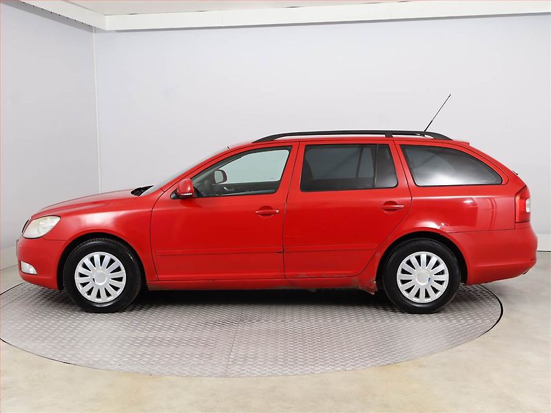 Škoda Octavia (2009) Elegance 1.9 TDI DPF, Automat - fotka 3 z 10