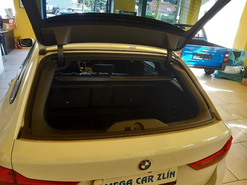 BMW Řada 5 520d XDRIVE M-PAKET - fotka 32 z 32
