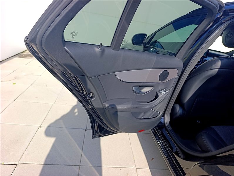 Mercedes-Benz Třídy C 2,0 EQ POWER KAMERA NAVI - fotka 27 z 38