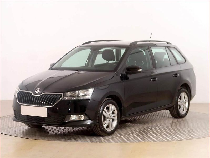Škoda Fabia (2022) Ambition 1.0 TSI - fotka 2 z 13