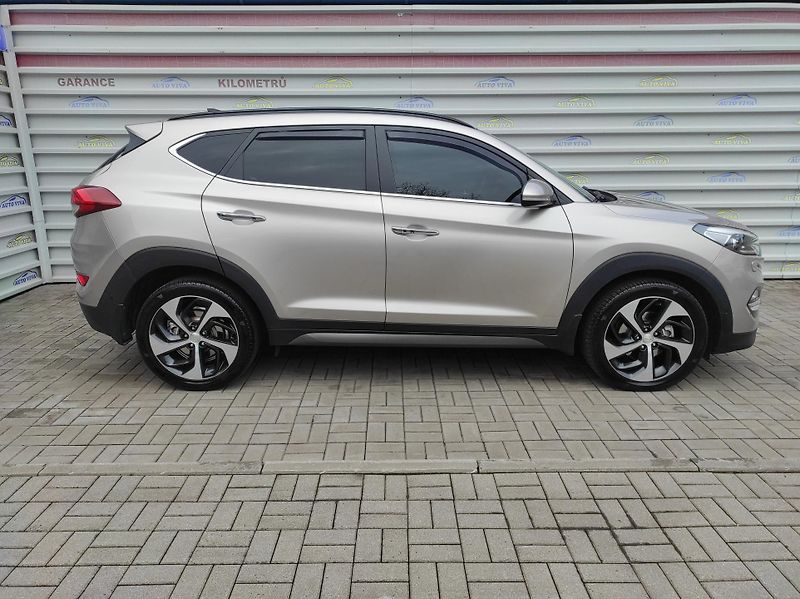 Hyundai Tucson 2.0 CRDI 136KW Style 4x4 - fotka 6 z 45