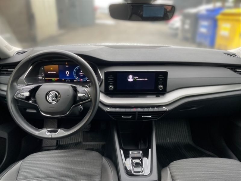 Škoda Octavia 2,0 TDI Ambition 4x4 DSG - fotka 9 z 11