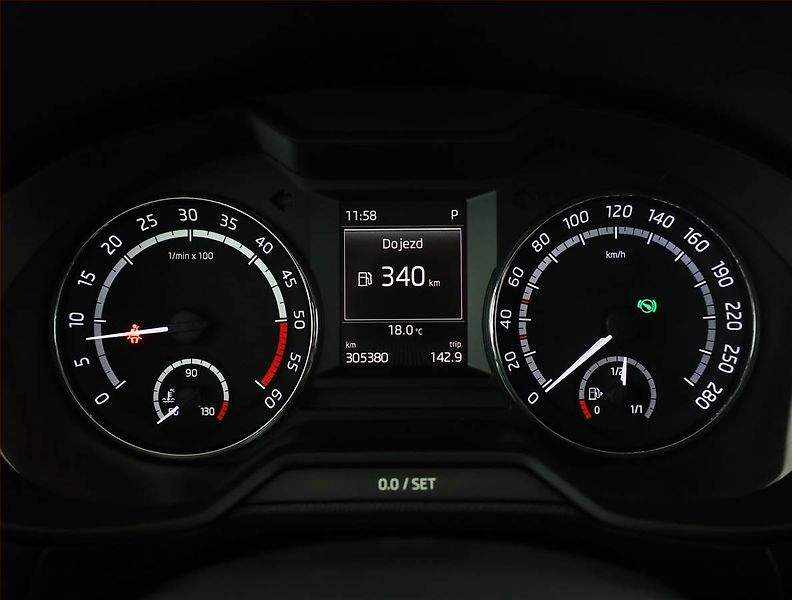 Škoda Octavia (2014) RS 2.0 TDI, Automat, Xenony - fotka 9 z 18