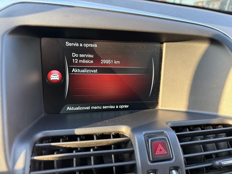 Volvo XC60 (2016) 2.0 D3 110kW AT8/152tkm/SERVIS - fotka 25 z 31