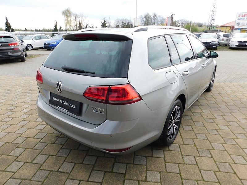 Volkswagen Golf (2016) VII KOMBI 2.0 TDi - fotka 4 z 33