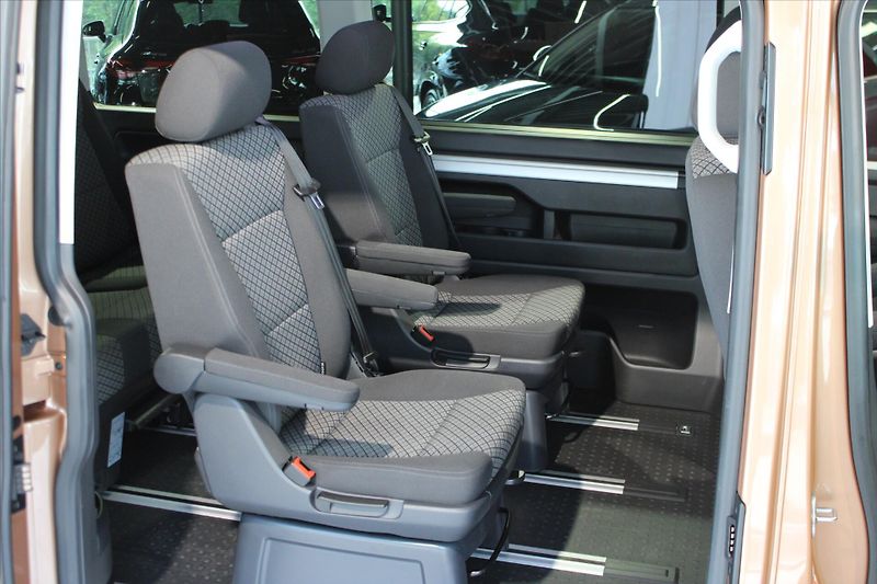 Volkswagen Multivan TDi Trendline DSG Tažné/Fullse - fotka 20 z 28