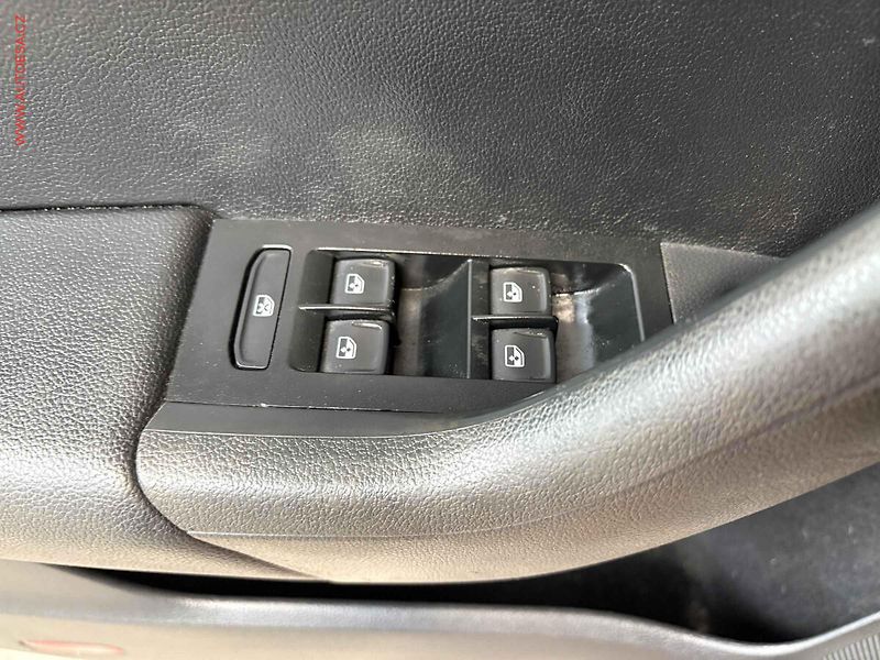 Škoda Octavia (2017) 1.6TDI, ČR, Style, LED - fotka 12 z 15