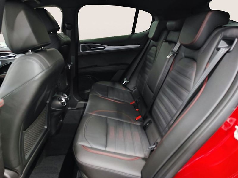 Alfa Romeo Stelvio (2024) 2.0 Turbo 280k Q4 TRIBUTO ITAL - fotka 11 z 11