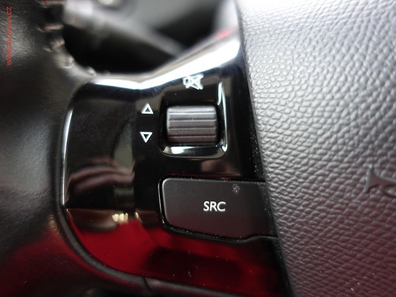 Peugeot 308 (2018) 1.5 HDi, Navi, AC - fotka 15 z 22