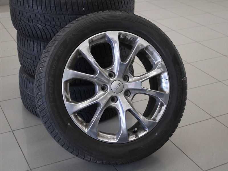 Jeep Grand Cherokee 3,0 V6 CRD 184kW Summit 62tkm! - fotka 25 z 26