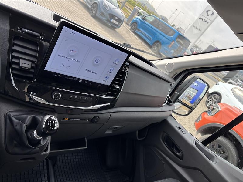 Ford Transit 2,0 EcoBlue 121kW L4 DPH - fotka 43 z 43
