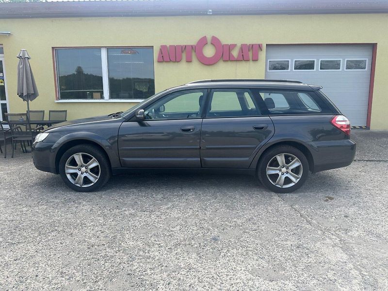 Subaru Outback 2.5i 4x4/127kW/Tempomat - fotka 6 z 22