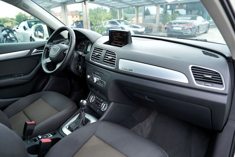 Audi Q3 2.0 TDI Quattro/automat/180 PS - fotka 25 z 38