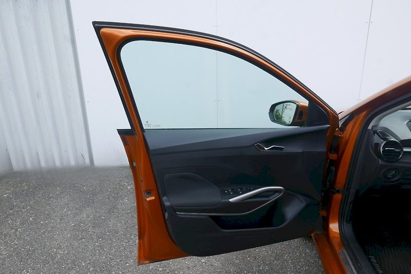 Škoda Fabia (2025) 1.0 TSI 85 kW DSG 7° TOP Selec - fotka 10 z 35