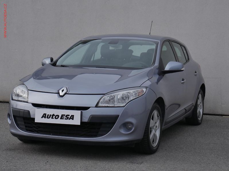 Renault Mégane (2009) 1.5 dCi, ČR, AC, tempo - fotka 3 z 21