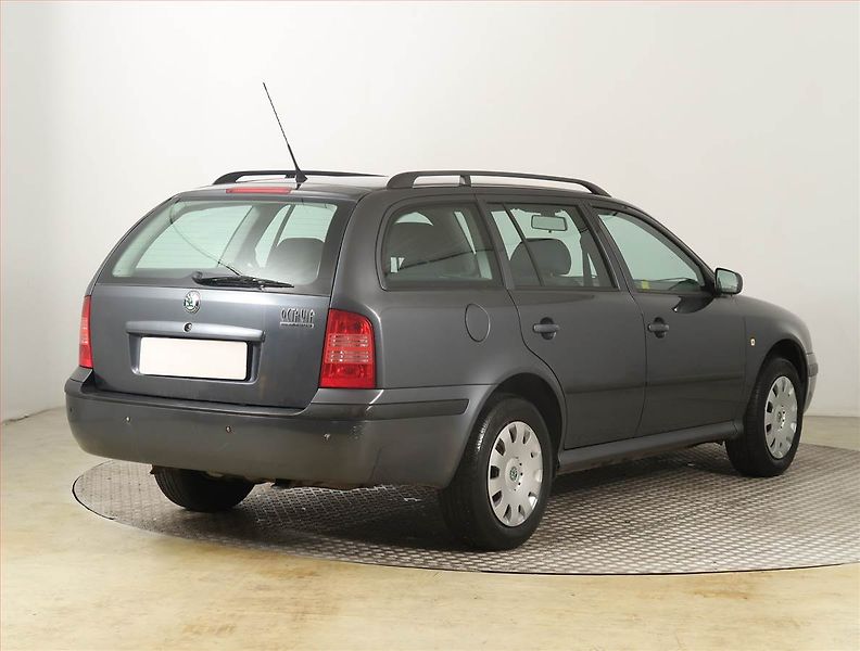 Škoda Octavia (2007) 1.6, ČR,1.maj, Serv.kniha - fotka 5 z 14