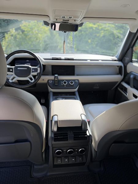 Land Rover Defender (2020) DEFENDER 110  - fotka 15 z 18