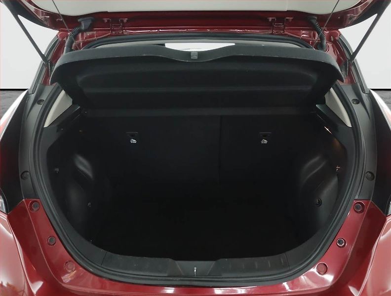 Nissan Leaf (2019) 40 kWh, SoH 88%, Automat - fotka 13 z 17