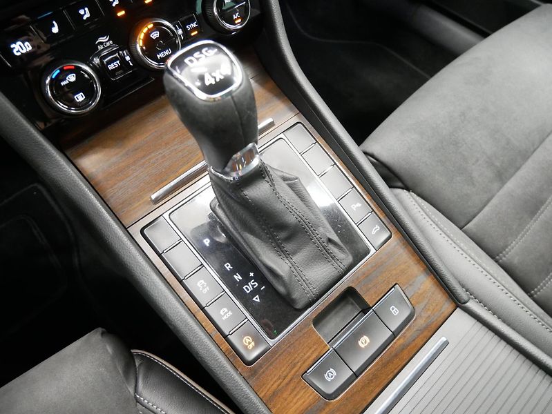 Škoda Superb - fotka 22 z 26