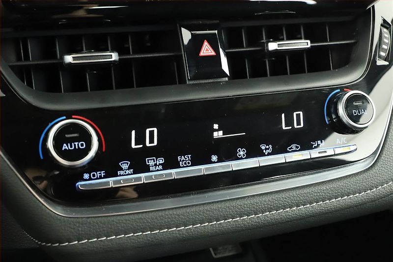 Toyota Corolla (2022) 1.8 Hybrid - fotka 12 z 17