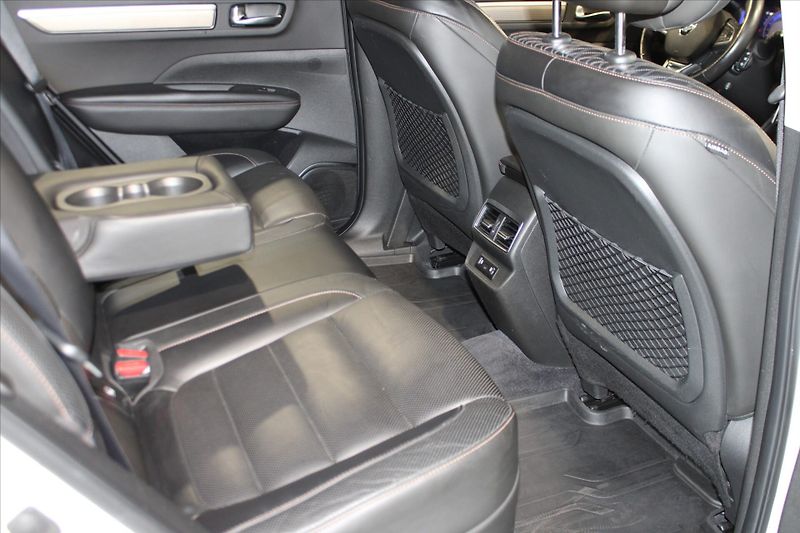 Renault Koleos dCi 4x4 X-Tronic Initiale Pari - fotka 30 z 35