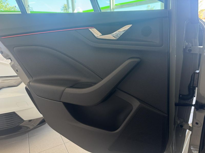 Škoda Scala Monte Carlo 1,5TSI DSG - fotka 24 z 31