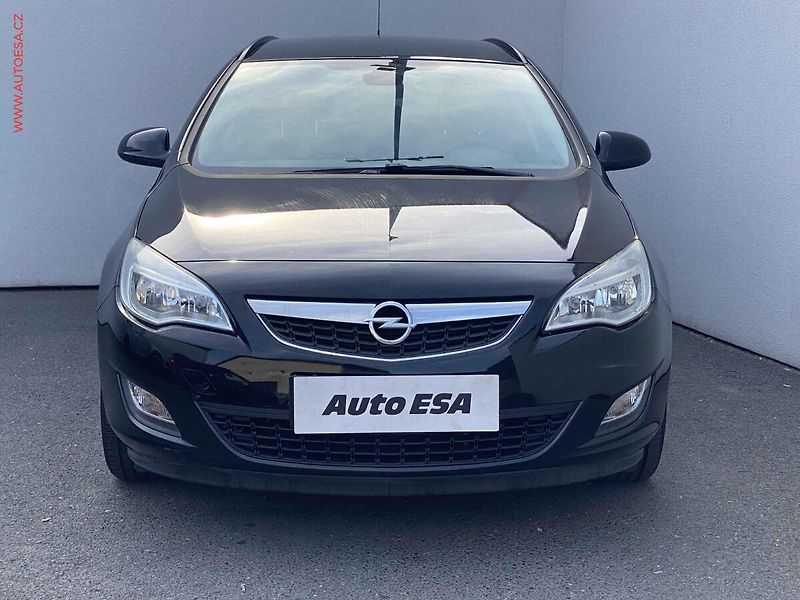 Opel Astra (2012) 1.4 T, Edition, AC, TZ - fotka 2 z 18