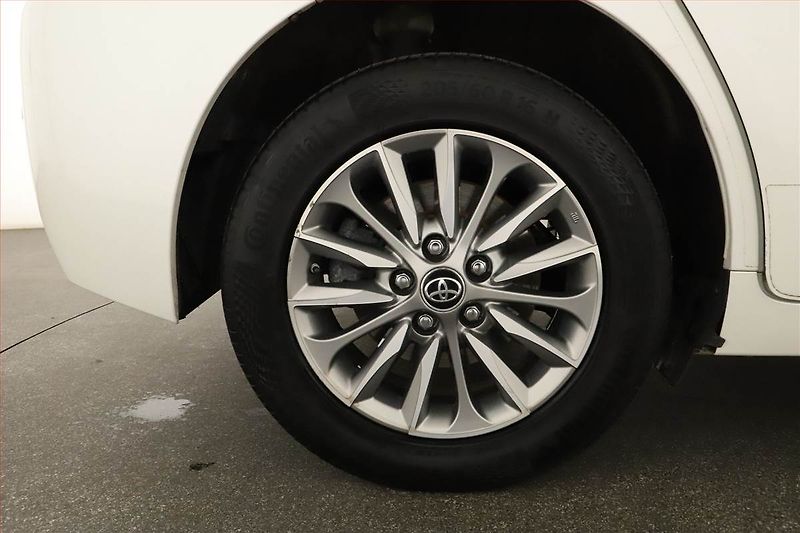 Toyota Verso (2017) 1.6 D-4D, 7 míst, Navi, Xenony - fotka 16 z 16
