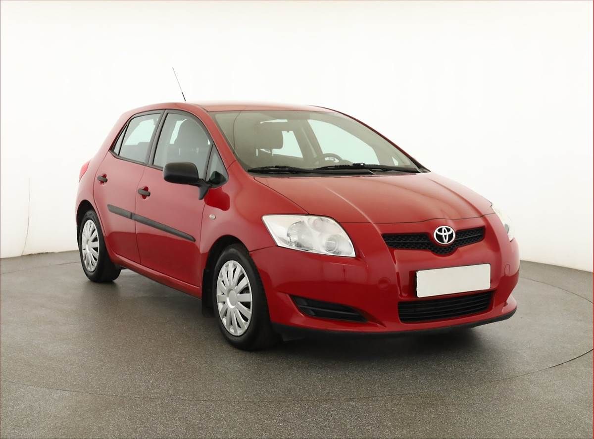 Toyota Auris 1.3 Dual VVT-i, ČR,1.maj