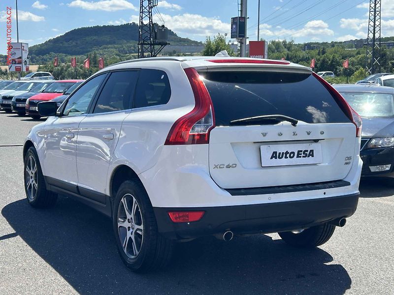 Volvo XC60 (2012) 2.4DS 4x4, ČR, servis.kniha - fotka 6 z 19