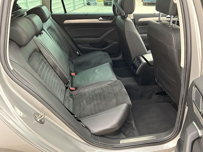 Volkswagen Passat Variant 2,0 TDI 4x4 Highline - fotka 8 z 29