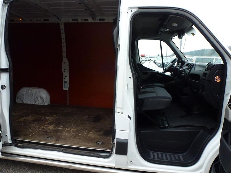 Renault Master 2,3 DCI L2H2 6 rychlostní - fotka 21 z 50