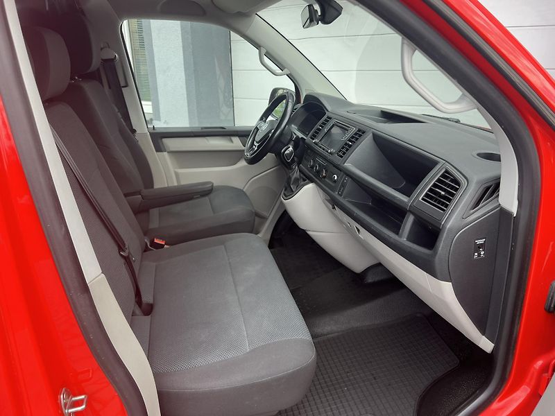 Volkswagen Transporter (2019) 2.0TDI 110kW DSG 1.MAJITEL ČR - fotka 8 z 19